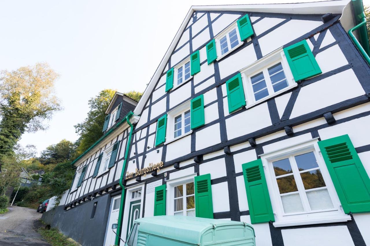 Zur Burgstiege Hotel Золинген Екстериор снимка